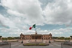 Nacionalidad única, boletas planchadas y curules vacías: la obra de la política mexicana sigue su guion de siempre