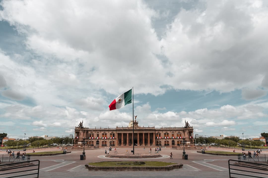 El nuevo sistema político-electoral: cómo quedó la reforma que reduce al INE y cambia el Congreso (imagen adicional)