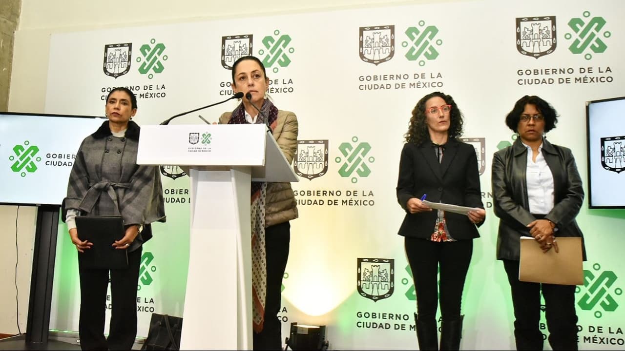 Sheinbaum firma decreto contra la doble nacionalidad y celebra 15 años de Morena en jornada marcada por comparecencias