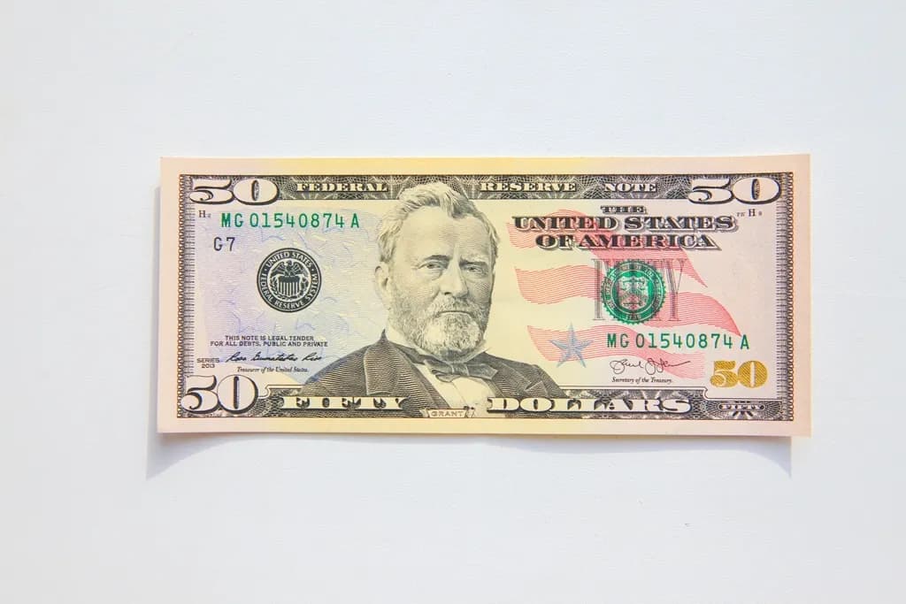 Dólar presiona al peso mexicano este miércoles 14 de octubre de 2026